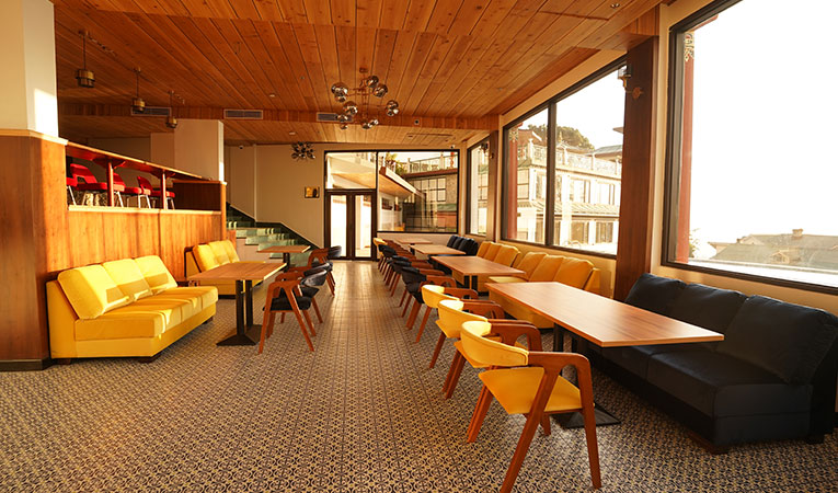 dine and wine pool cafe