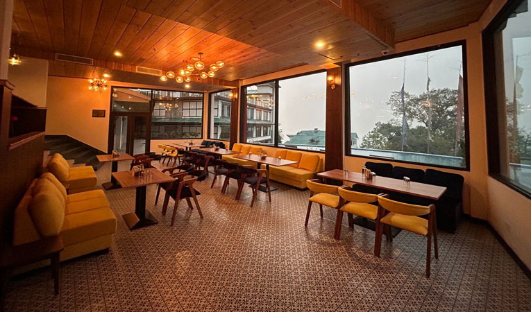 dine and wine pool cafe