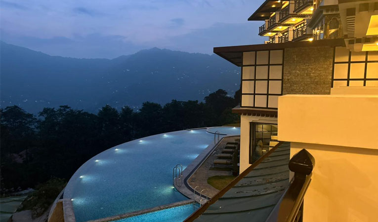 dine and wine open deck